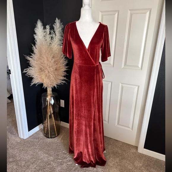 Baltic Born Katelyn Velvet Maxi Wrap Dress in Terracotta size Small - Picture 7 of 12